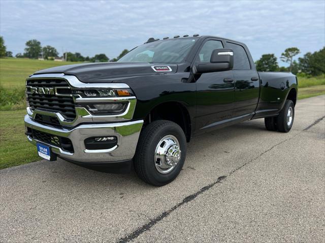 2026 RAM Ram 3500 RAM 3500 TRADESMAN CREW CAB 4X4 8 BOX