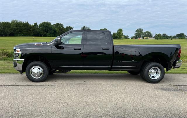 2026 RAM Ram 3500 RAM 3500 TRADESMAN CREW CAB 4X4 8 BOX
