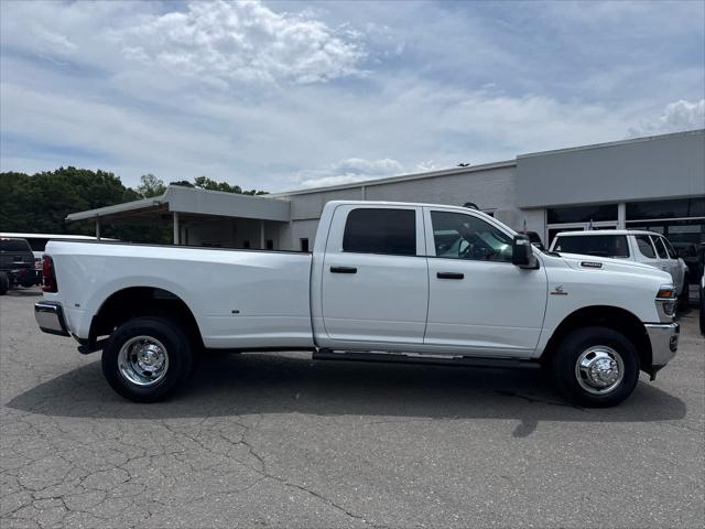 2026 RAM Ram 3500 RAM 3500 TRADESMAN CREW CAB 4X4 8 BOX 2026 RAM Ram 3500 RAM 3500 TRADESMAN CREW CAB 4X4 8 BOX