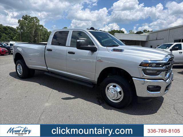 2026 RAM Ram 3500 RAM 3500 TRADESMAN CREW CAB 4X4 8 BOX