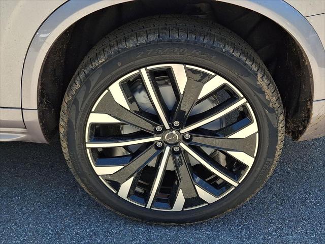 2026 Volvo XC90 Core, B5 AWD Gas (mild hybrid), Gasoline, Bright, 7 Seats