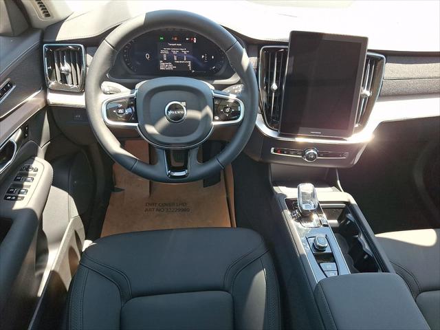 2026 Volvo XC90 Core, B5 AWD Gas (mild hybrid), Gasoline, Bright, 7 Seats