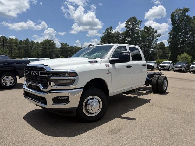 2026 RAM Ram 3500 Chassis Cab RAM 3500 TRADESMAN CREW CAB CHASSIS 4X4 60 CA 2026 RAM Ram 3500 Chassis Cab RAM 3500 TRADESMAN CREW CAB CHASSIS 4X4 60 CA