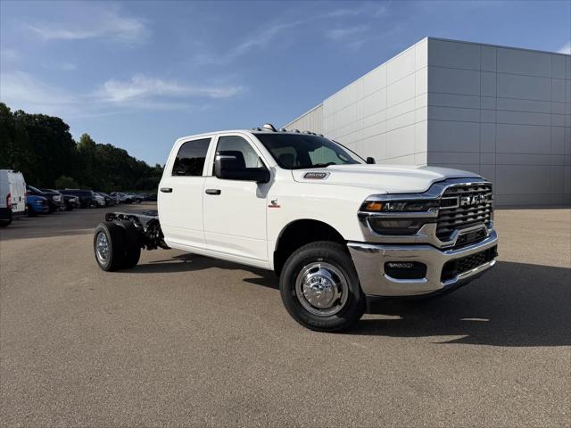 2026 RAM Ram 3500 Chassis Cab RAM 3500 TRADESMAN CREW CAB CHASSIS 4X4 60 CA