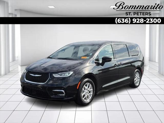 2025 Chrysler Pacifica Select for sale in St. Peters, MO