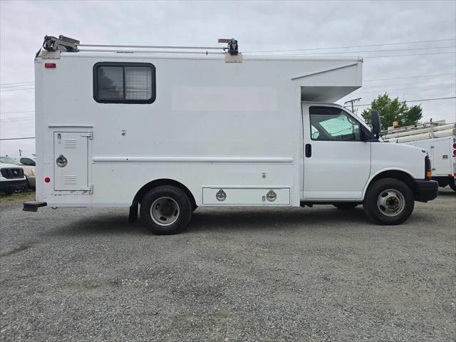 2009 Chevrolet Express Cutaway Work Van