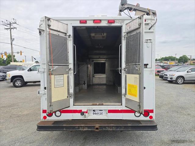 2009 Chevrolet Express Cutaway Work Van