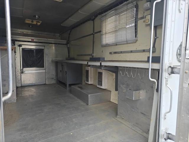 2009 Chevrolet Express Cutaway Work Van