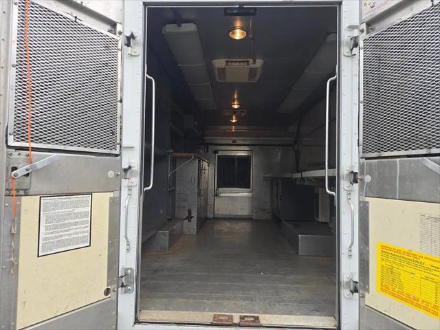 2009 Chevrolet Express Cutaway Work Van