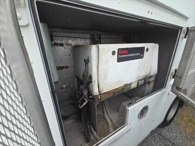 2009 Chevrolet Express Cutaway Work Van
