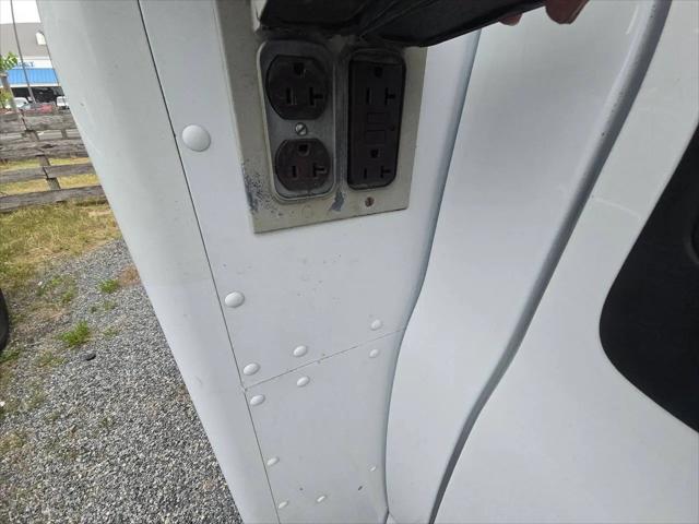 2009 Chevrolet Express Cutaway Work Van