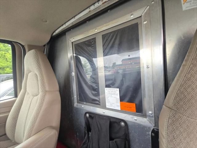2009 Chevrolet Express Cutaway Work Van