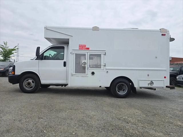 2009 Chevrolet Express Cutaway Work Van