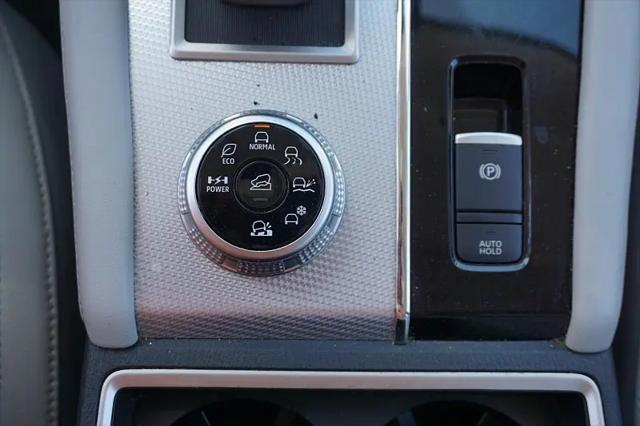 2024 Mitsubishi Outlander PHEV Plug-In Hybrid SEL