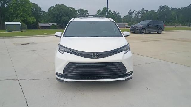 2026 Toyota Sienna Woodland Edition