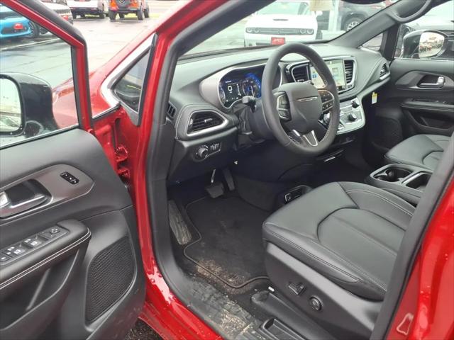 2027 Chrysler Pacifica Select AWD