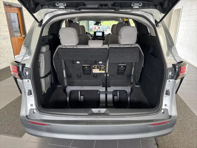 2025 Toyota Sienna LE