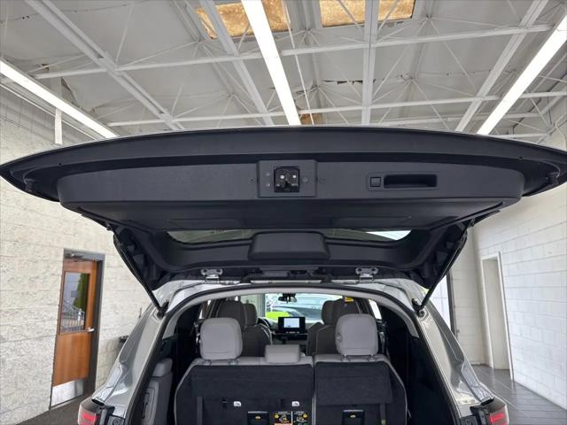 2025 Toyota Sienna LE