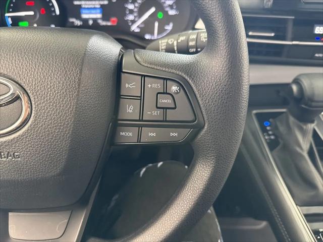 2025 Toyota Sienna LE