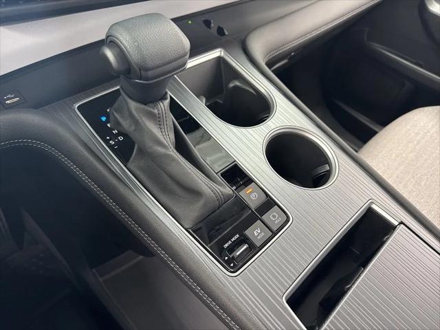2025 Toyota Sienna LE