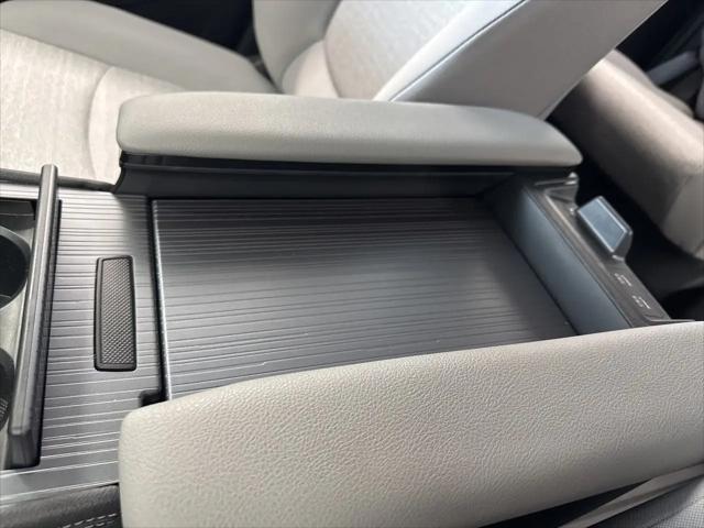 2025 Toyota Sienna LE