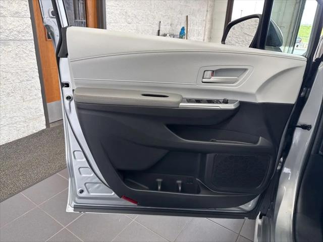 2025 Toyota Sienna LE