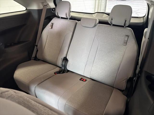 2025 Toyota Sienna LE