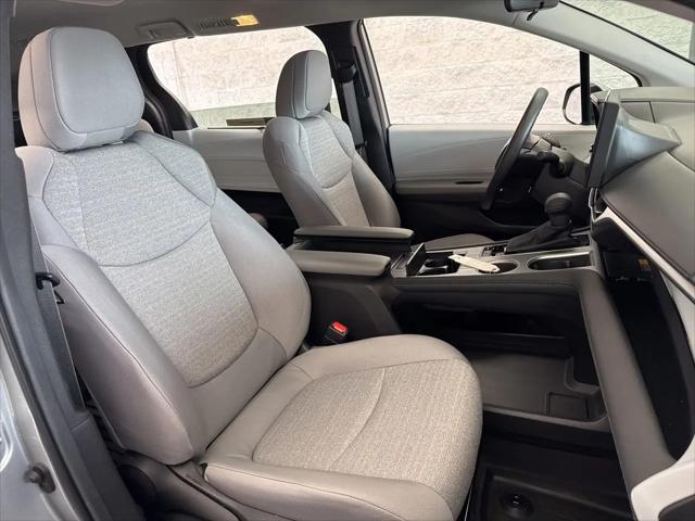 2025 Toyota Sienna LE