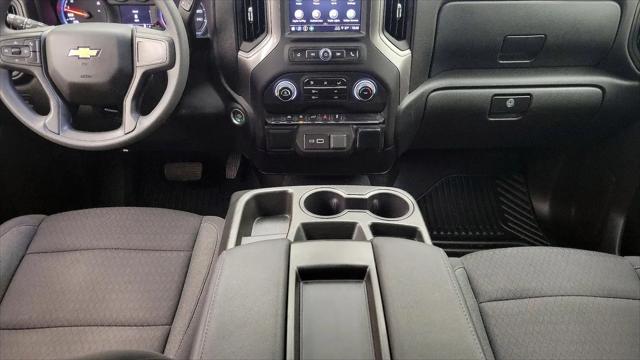 2023 Chevrolet Silverado 1500 4WD Double Cab Standard Bed Custom