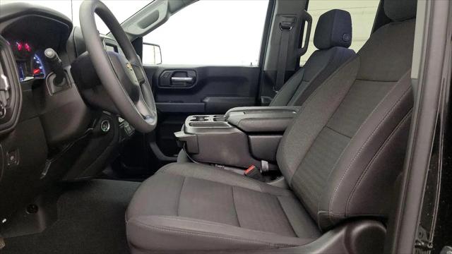 2023 Chevrolet Silverado 1500 4WD Double Cab Standard Bed Custom