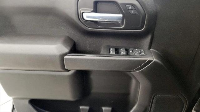 2023 Chevrolet Silverado 1500 4WD Double Cab Standard Bed Custom