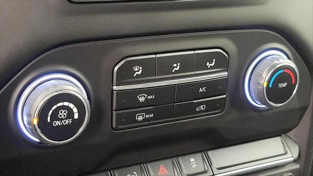 2023 Chevrolet Silverado 1500 4WD Double Cab Standard Bed Custom