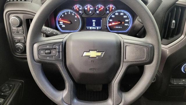 2023 Chevrolet Silverado 1500 4WD Double Cab Standard Bed Custom