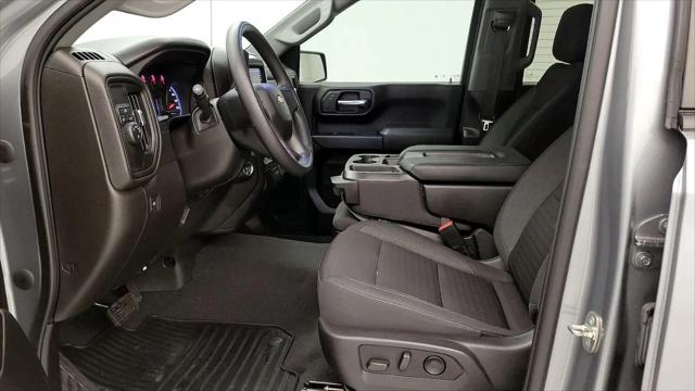 2023 Chevrolet Silverado 1500 2WD Crew Cab Short Bed Custom