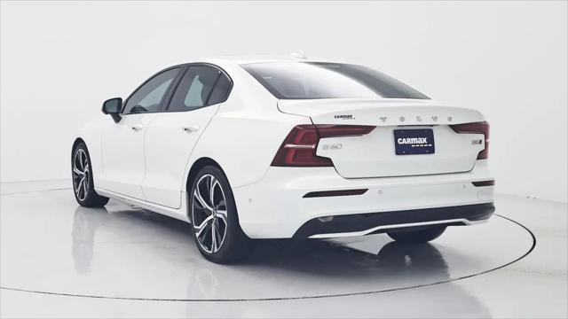 2024 Volvo S60 B5 Ultimate Dark Theme
