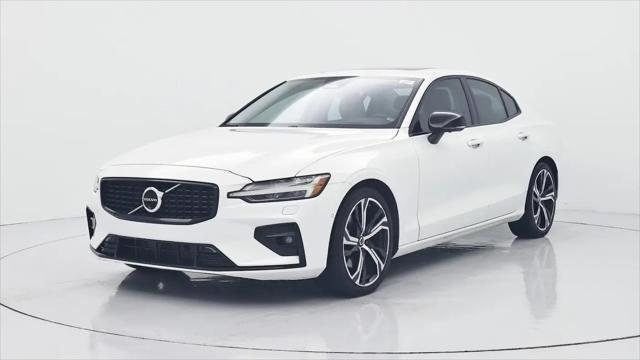 2024 Volvo S60 B5 Ultimate Dark Theme