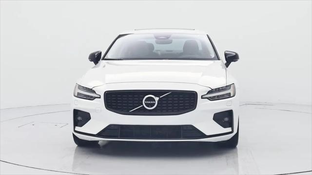 2024 Volvo S60 B5 Ultimate Dark Theme