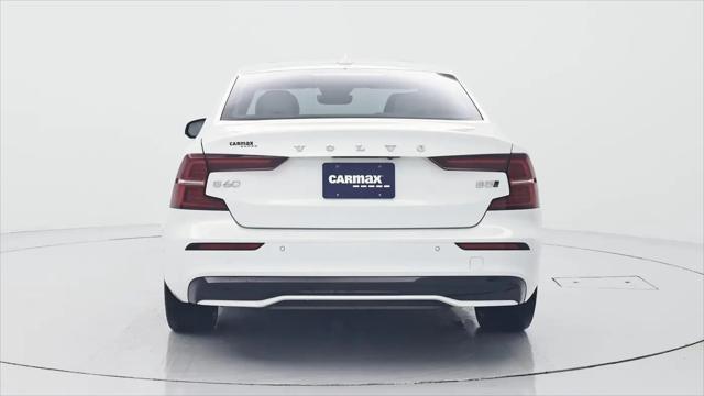 2024 Volvo S60 B5 Ultimate Dark Theme