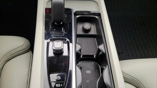 2024 Volvo S60 B5 Ultimate Dark Theme