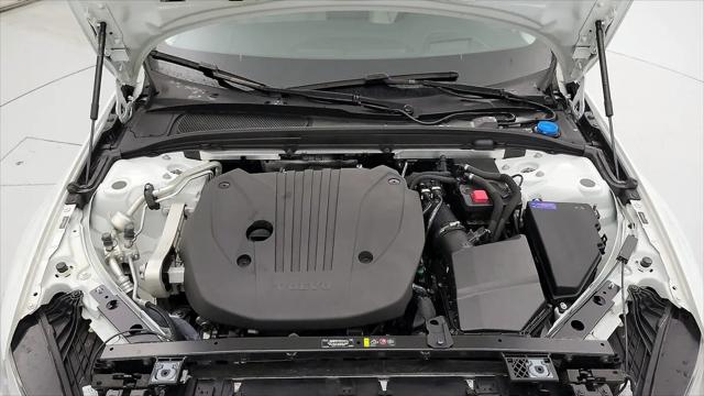 2024 Volvo S60 B5 Ultimate Dark Theme
