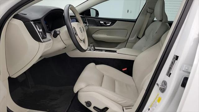 2024 Volvo S60 B5 Ultimate Dark Theme