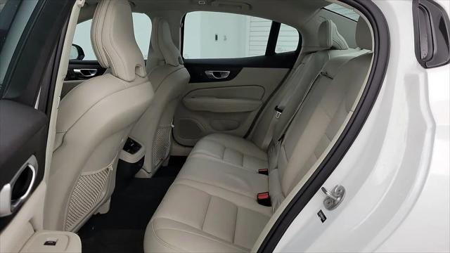 2024 Volvo S60 B5 Ultimate Dark Theme