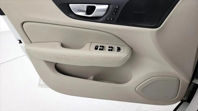 2024 Volvo S60 B5 Ultimate Dark Theme
