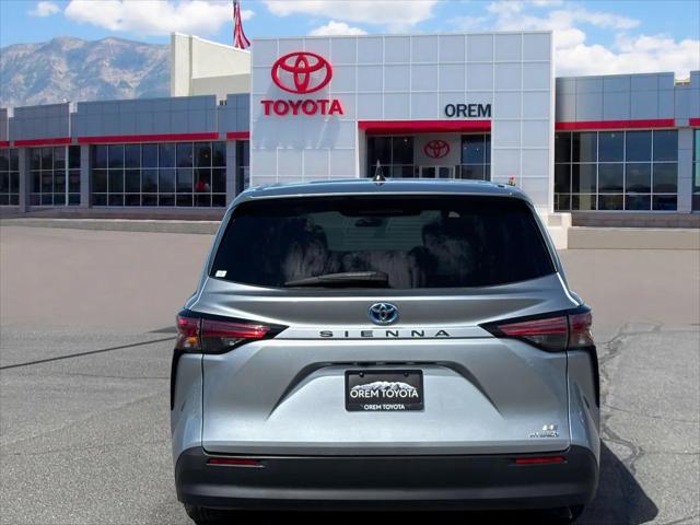 2022 Toyota Sienna LE