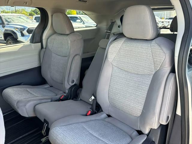 2022 Toyota Sienna LE