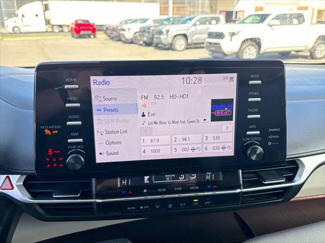 2022 Toyota Sienna LE