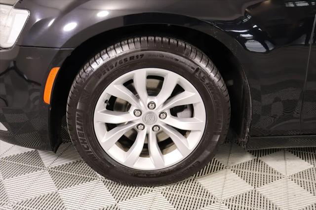 2019 Chrysler 300 Touring