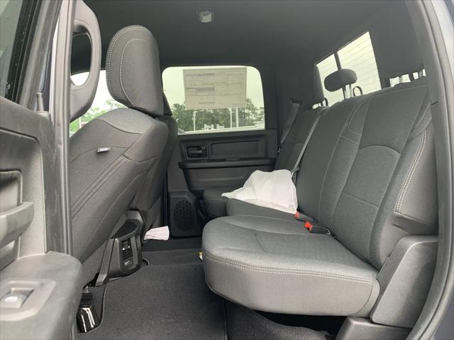 2026 Ram 2500 Black Express Crew Cab 4x4 6'4" Box