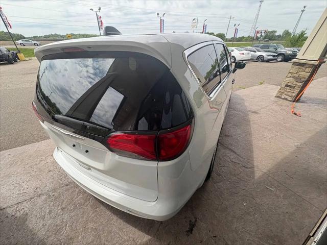 2021 Chrysler Voyager L