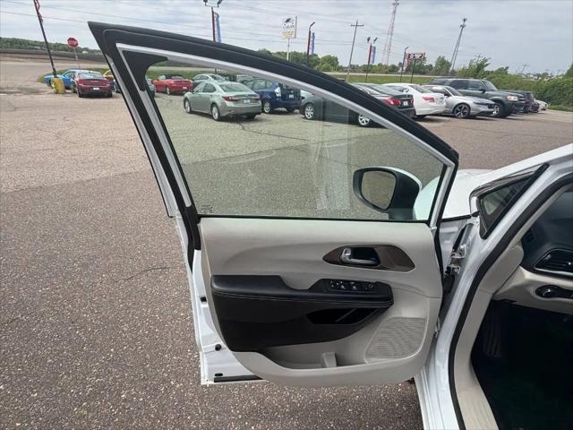 2021 Chrysler Voyager L